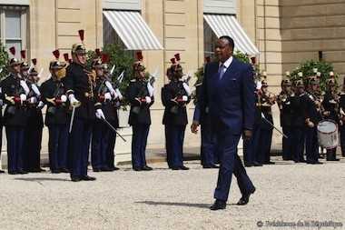 Honneurs républicains pour le Président Denis Sassou Nguesso à l'Elysée