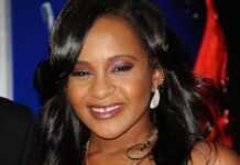 Une photo de Bobbi Kristina dans son cercueil vendue à 100 000 dollars Une photo de Bobbi Kristina dans son cercueil vendue à 100 000 dollars