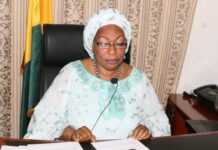 Présidentielle en Guinée : la décision de la Haute Autorité de la Communication fait polémique! Présidentielle en Guinée : la décision de la Haute Autorité de la Communication fait polémique!