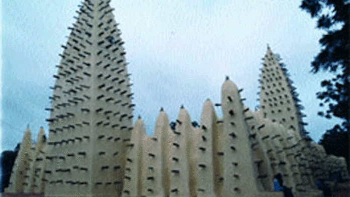 mosque_de_dioulassoba_a_bobo_dioulasso.gif