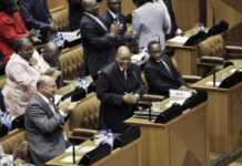 Afrique du Sud : des étudiants prennent d’assaut le Parlement Afrique du Sud : des étudiants prennent d’assaut le Parlement