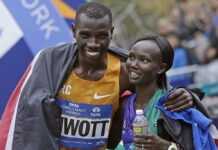 Athlétisme : les Kényans Stanley Biwott et Mary Keitany remportent le marathon de New York Athlétisme : les Kényans Stanley Biwott et Mary Keitany remportent le marathon de New York
