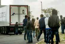 France : plusieurs dizaines de migrants de Calais échappent à une expulsion France : plusieurs dizaines de migrants de Calais échappent à une expulsion