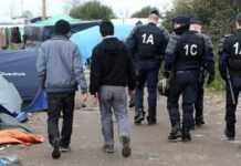Migrants : 14 arrestations lors du démantèlement de la « Jungle » de Calais Migrants : 14 arrestations lors du démantèlement de la « Jungle » de Calais