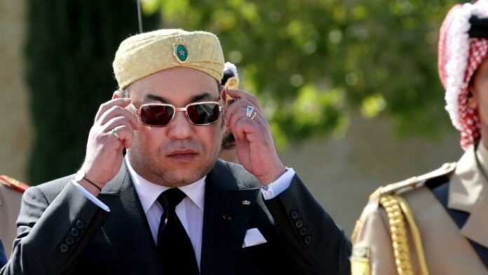 Mohammed VI en lunette de soleil