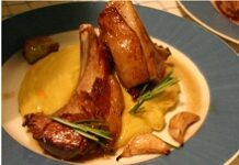 Carré d’agneau à la purée de patate douce Carré d’agneau à la purée de patate douce