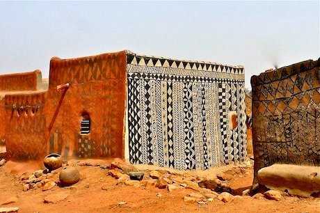 decorated-mud-houses-of-tiebele-village-burkina-faso-west-africa-gourounsi-architecture-kassena-people-the-flying-tortoise-005.jpg