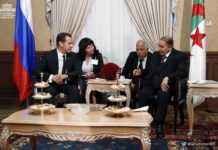 Bouteflika reçoit Medvedev et le prouve avec des photos Bouteflika reçoit Medvedev et le prouve avec des photos