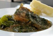 Bouillon de coco au poisson fumé Bouillon de coco au poisson fumé