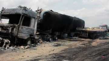 Mali : le JNIM frappe de nouveau, 15 camions-citernes incendiés près de Bougouni Un camion citerne