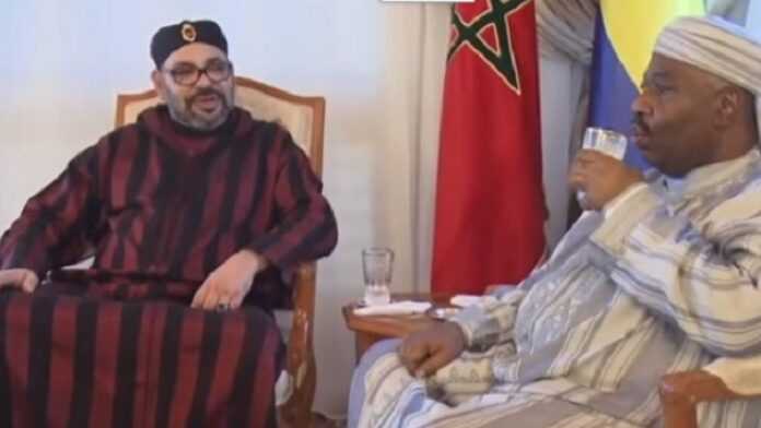 Mohammed VI lors d'une visite à Ali Bongo, en convalescence au Maroc