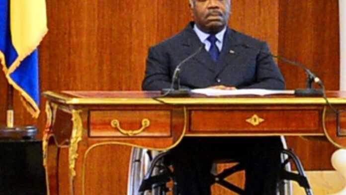 Le chef de l'Etat du Gabon, Ali Bongo, sur un fauteuil roulant