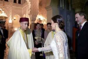 Le prince héritier Moulay El Hassan, la reine Dona Letizia et son époux Don Felipe VI