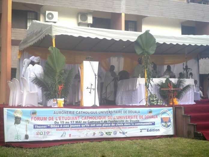 Forum etudiant de Douala