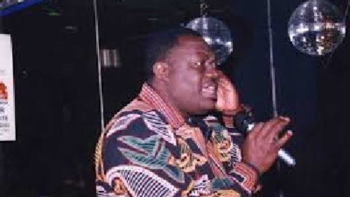 Téléchargement gratuit Images Cameroun L Humoriste Narcisse Kouokam A Fete Ses 35 Ans De le plus cool par