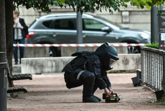 Lyon colis piégé