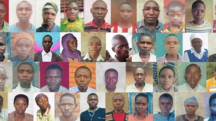 Les 39 demandeurs d’asile burundais tués à Kamanyola, en République démocratique du Congo, en septembre 2017. Rangée du haut, de gauche à droite : Stanislas Majambere, Stany Nzohabonimana, Sylvane Ntunzwenimana, Vianney Ndayisenga, Albert Bakanibona, Alexis Gahimbare, François-Xavier Habarugira, Alice Irankunda, Aline Iranzi, Clairia Manirakiza. Deuxième rangée : Melchiade Ndayisaba, Joselyne Nizigiyimana, Leopold Ngendanzi, Emeline Uwamariya, Eric Ndayikeza, Jean de Dieu Nsengiyumva, Pacifique Nyabenda, Pascal Bukuru, Alodie Nduwayo, Menard Sinzobatohana. Troisième rangée : Béatrice Nizigama, Audace Nyamibara, Jean-Pierre Girukwishaka, Donatien Ndayizeye, Jeanine Nindorera, Nicos Franklin Sokoroza, Odette Twagirayezu, Olivier Muganyirwaniyezu, Claude Nkurunziza. Rangée du bas : Désiré Musabirema, Janvière Munezero, Jacqueline Ndayisenga, Isaac Rwasa, Innocent Niyonkuru, François-Xavier Ngarukiyimana, Gaudence Marte Nyabenda, Gertrude Barutwanayo, Gisèle Hatungimana, Nadège Mugisha. © 2019 Human Rights Watch