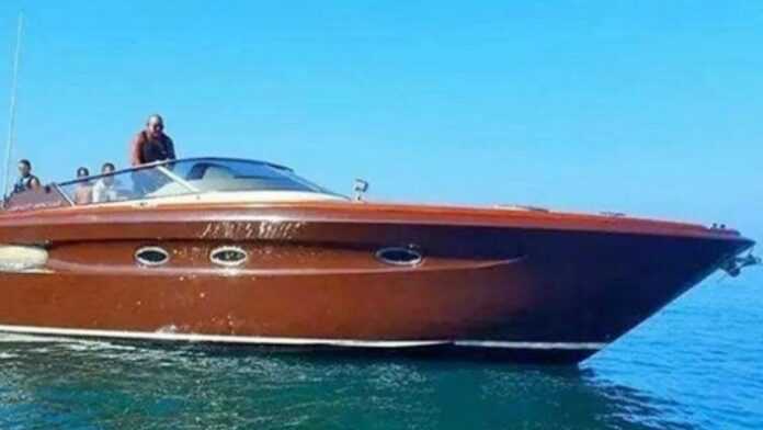 Le roi Mohammed VI sur son yacht