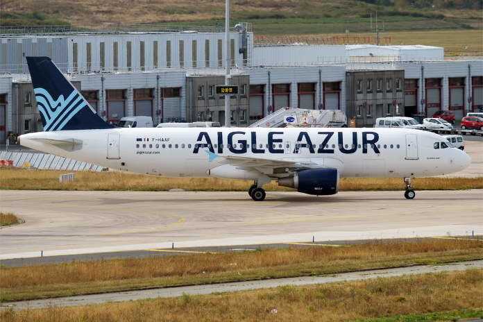 Aigle_Azur,_F-HAAF,_Airbus_A320-214_(30315136757)