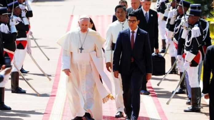 Le pape François  et le Président Andry Rajoelina, à Madagascar