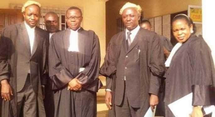 Maurice Kamto et le collège d'avocats