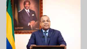Le Premier Ministre, chef du gouvernement, Julien Nkoghe Bekale.