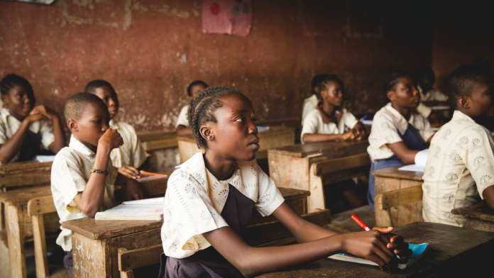 Covid-19 : l'Afrique du Sud ferme des écoles suite à 180 nouveaux cas en milieu scolaire