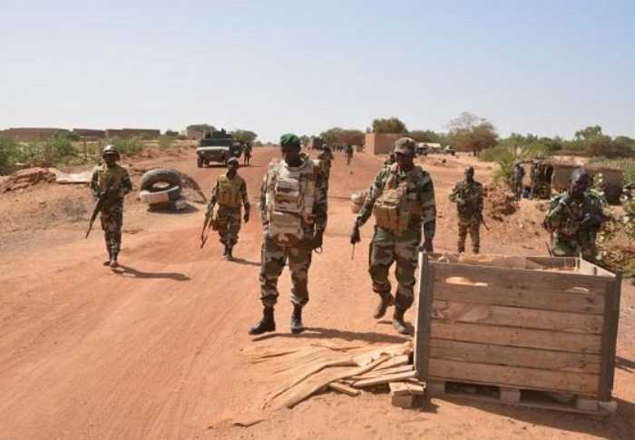 Attaque terroriste au Mali : le bilan provisoire fait état de trois soldats tués, cinq blessés