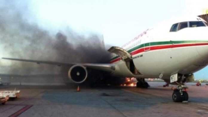 avion ram en feu