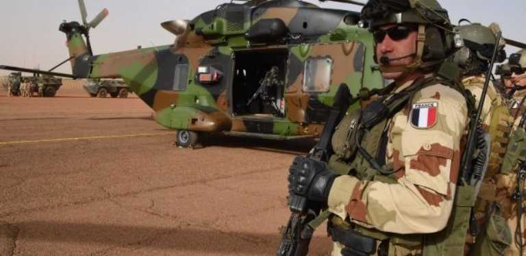 Sahel : quatre militaires français testés positifs au Covid-19