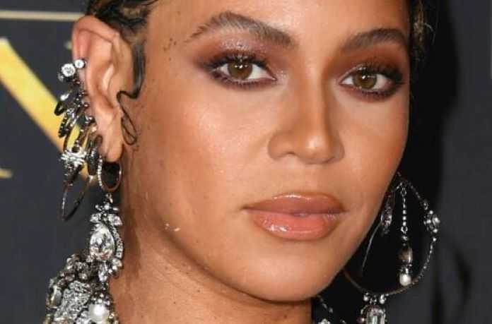 Sourcils Irréguliers De Beyoncé