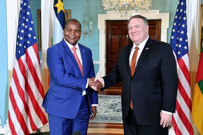 Faustin-Archange Touadéra avec le secrétaire d'État américain Mike Pompeo