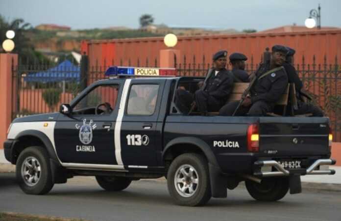 Angola police