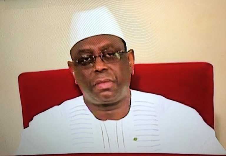 Sénégal, Covid-19 : Macky Sall assouplit les mesures et déclenche une polémique