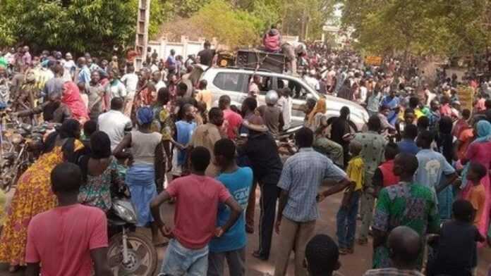 Manifestation élections législatives au Mali mai 2020