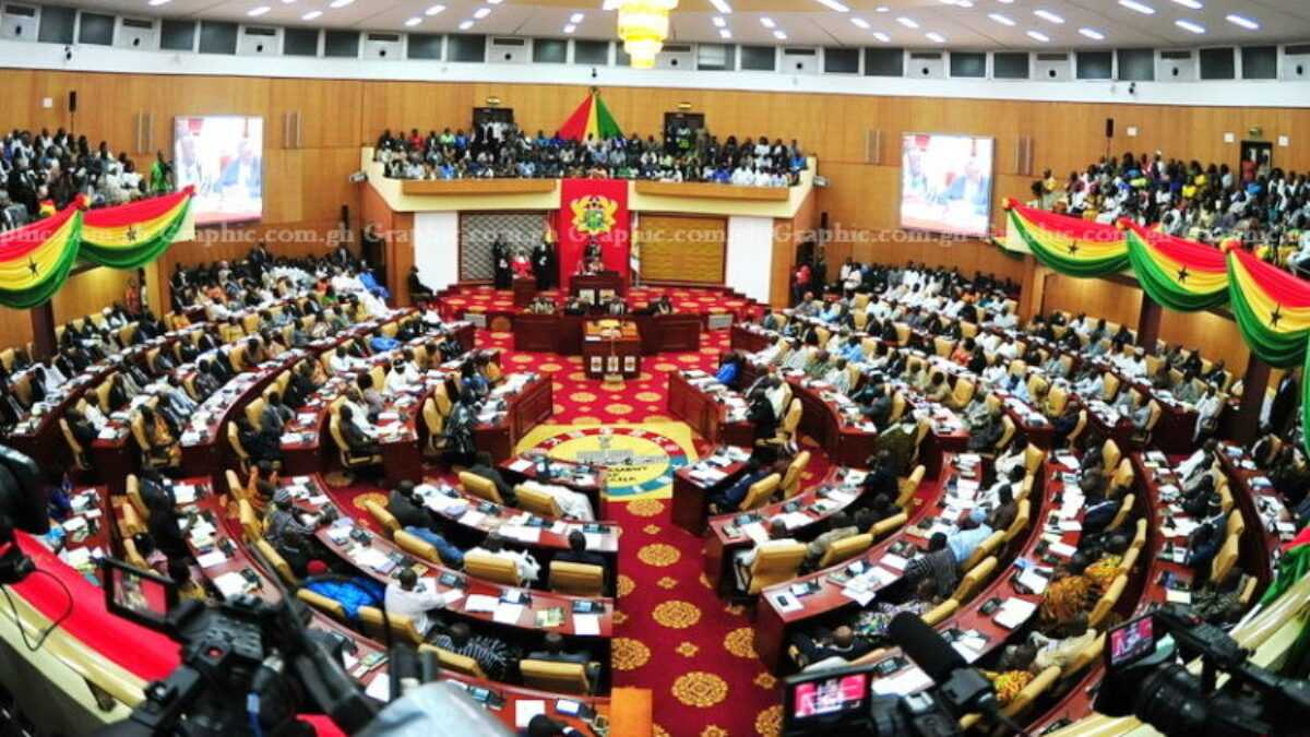 Résultat de recherche d'images pour "Ghana : le Parlement ferme ses portes suite à une épidémie de covid-19 parmi les députés et le personnel"