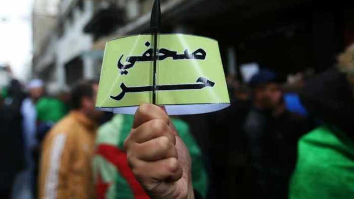 Algerie La Presse Resiste Au Rasoir Algerie La Presse Resiste Au Rasoir