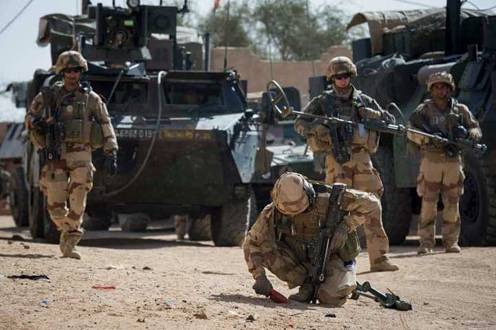 Tchad, Tirs sur un blindé français : que s'est-il passé devant la résidence de Déby ?