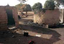 Guinée: 45 cases brûlées suite à la mort d’un jeune accusé d’adultère Guinée: 45 cases brûlées suite à la mort d’un jeune accusé d’adultère