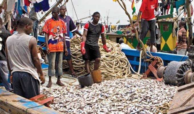 Ghana : les moyens de subsistance de 140 000 pêcheurs menacés