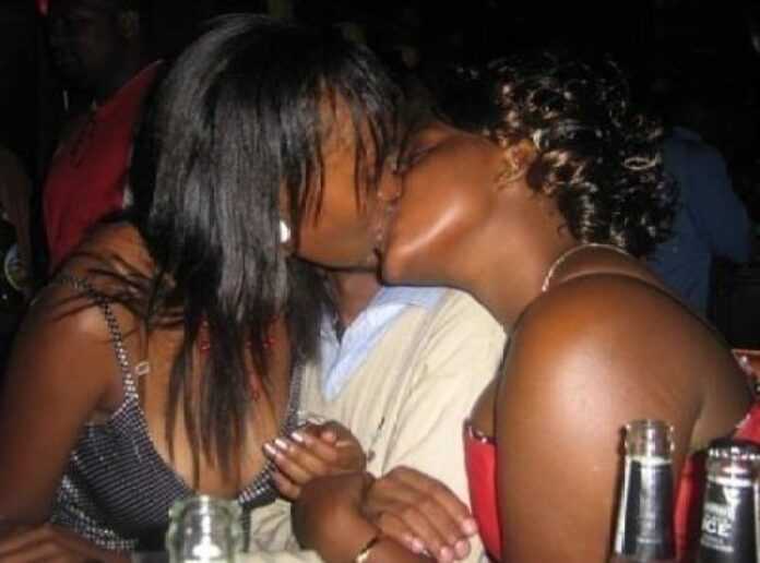 ghanagirlskissing