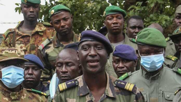 Ismaël Wagué et ses hommes