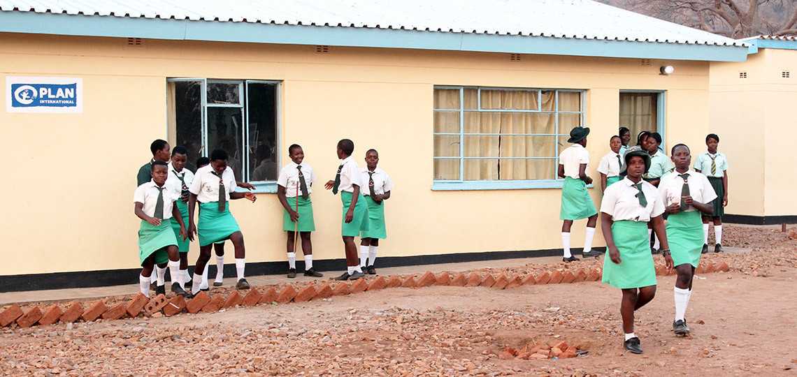 Zimbabwe : les élèves enceintes ne sont plus exclues de l'école !