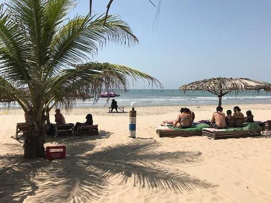 Gambie : plus de 20 fêtards arrêtés à Sanyang Sunday Beach