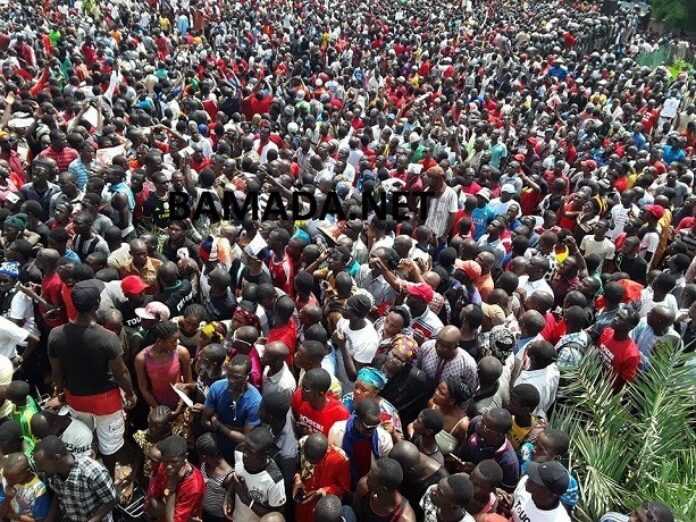 revolution-peuple-malien-an-te-bana-referendum-revision-constitutionnelle-population-citoyen-marche-jeunesse-foule-colere-bamako-mali
