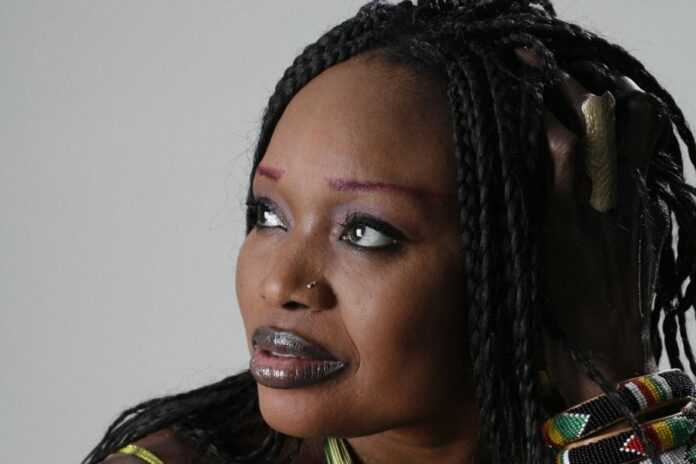 351891-oumou-sangare-produit-gratuitement-soir