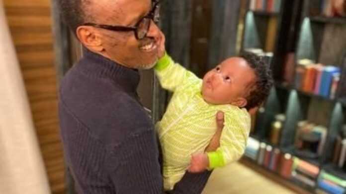 Kagame et sa petite-fille