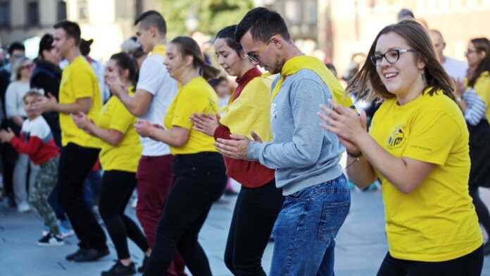 Jerusalema-la-danse-et-la-chanson-qui-fait-rage Jerusalema-la-danse-et-la-chanson-qui-fait-rage