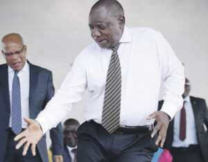 Ramaphosa dance 300x233