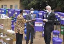 Togo : l’Allemagne fait don de matériels pour lutter contre le Covid-19 Togo : l’Allemagne fait don de matériels pour lutter contre le Covid-19